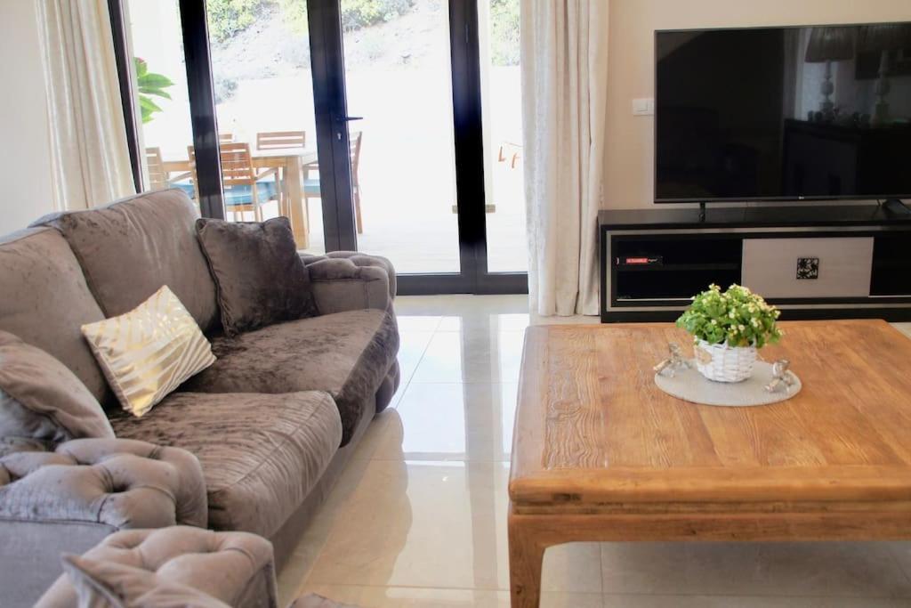 Villa Vista Bella Costa Adeje In Ruhiger Villengegend Mit Meerblick Екстериор снимка